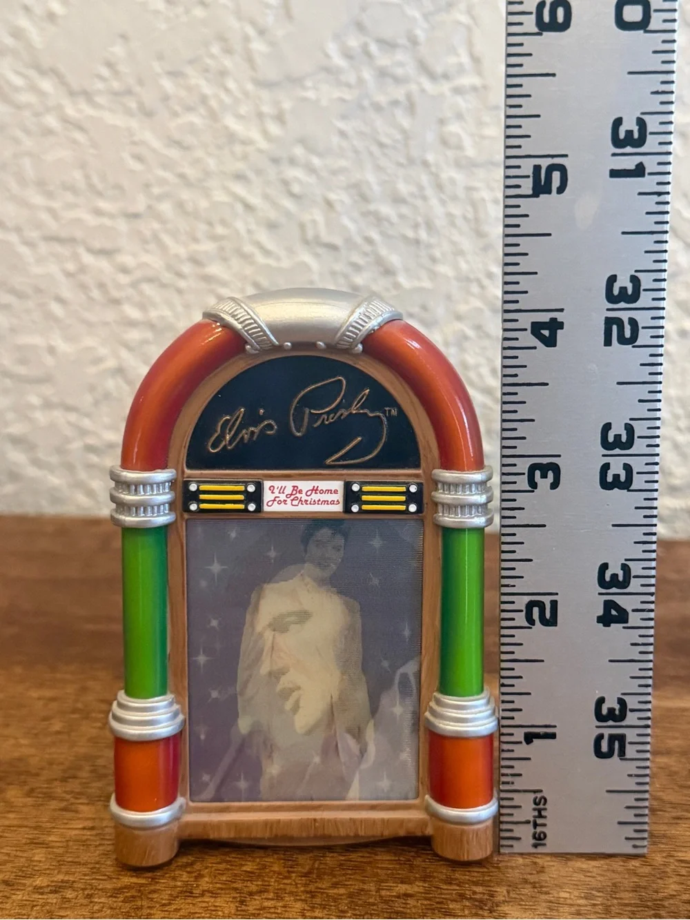 Elvis Presley Holiday Hologram Ornament Musical I'll Be Home For Christmas 2004